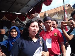 Penjelasan KPU Jakpus terkait Warga Ribut soal KTP di TPS 17