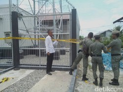 Satpol PP Segel 4 Tower BTS di Pekanbaru