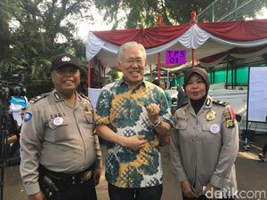 Mendag Nyoblos di TPS Sandi, Siapa yang Dipilih?