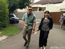 Berkacamata Hitam, Agus Yudhoyono Nyoblos Bareng Annisa Pohan