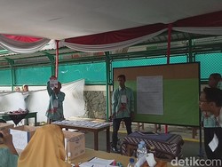 Ahok-Djarot Menang di TPS Tempat Sandiaga Mencoblos