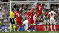 Sergio Ramos melakukan gol bunuh diri di menit ke-78. Susana Vera/Reuters.
