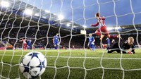 Di menit 26, Saul Niguez membawa Atletico memimpin 1-0, setelah menyambut crossing Filipe Luis dengan sundulan ke arah tiang jauh. Carl Recine/Reuters.
