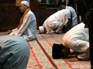 Salat Subuh: Disaksikan Malaikat Hingga Lebih Baik dari Dunia dan Seisinya Salat Subuh: Disaksikan Malaikat Hingga Lebih Baik dari Dunia dan Seisinya