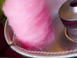 Donat dan Burger Bisa Jadi Pengganti Kue Pernikahan yang Unik (2)