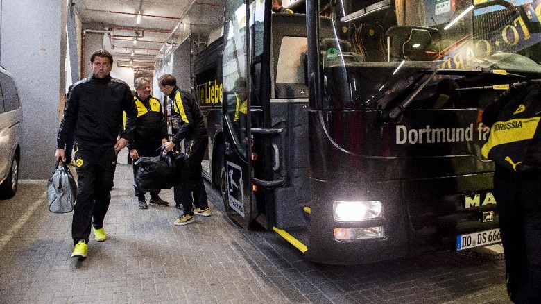 Insiden Penundaan Keberangkatan ke Stadion Ganggu Fokus Dortmund Insiden Penundaan Keberangkatan ke Stadion Ganggu Fokus Dortmund