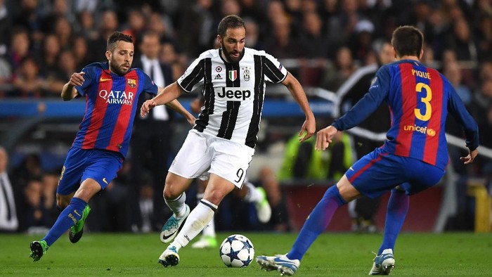 Pique Akui Juve Lebih Baik