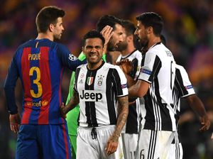 Juve Singkirkan Barca, Alves Senang tapi Juga Sedih