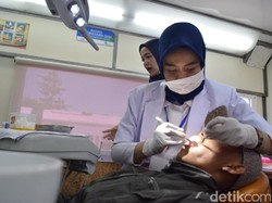 2 Gerbong Rail Clinic Layani Warga Cianjur