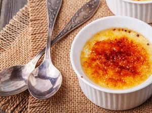 Mau Bikin Creme Brulee Praktis? Cukup Pakai Puding Kemasan dan Gula Pasir
