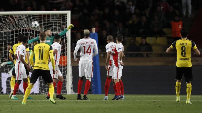 Turun Minum, Monaco Ungguli Dortmund 2-0