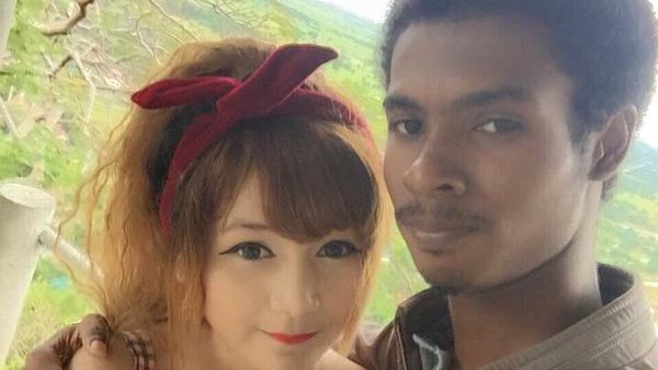 Potret Istri Jelita Pilih Suami Biasa yang Hebohkan Netizen
