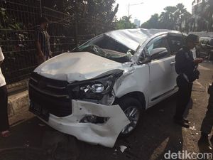 Tabrakan Beruntun di Kembangan, 1 Polisi dan 4 Warga Luka