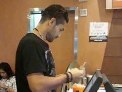 Akhirnya, Gaston Jenguk Jupe