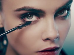 Inikah Maskara Paling Laris? Terjual 7 Detik Sekali