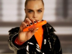 Dianggap Menyesatkan, Iklan Maskara Cara Delevingne Terancam Diturunkan