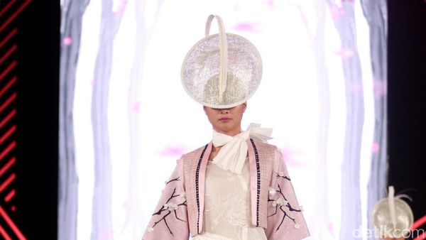 Foto: Fashion Show Denny Wirawan di Fashion Nation 2017