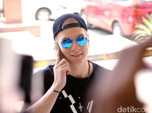 Adik Bertrand Antolin Ditabrak Mobil hingga Terlempar di Kemang Adik Bertrand Antolin Ditabrak Mobil hingga Terlempar di Kemang