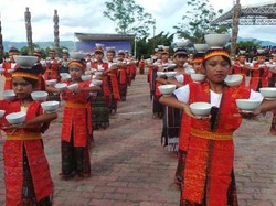 Uniknya Ajang Cari Jodoh di Festival Gondang Naposo, Samosir