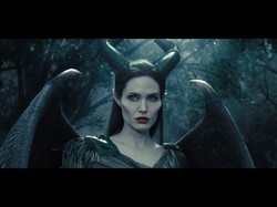 Riasan Angelina Jolie dalam Maleficent Salah Satu Makeup Effect Tersulit
