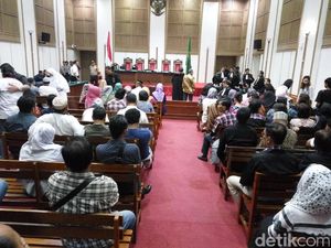 Ahok Jalani Tuntutan, Pengunjung Sidang Lebih Banyak dari Biasanya