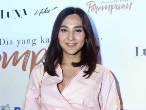 Dena Rachman Makin Cantik dan Seksi