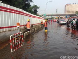 Terowongan Seberang BNN Tergenang, Lalin Arah Halim Tersendat