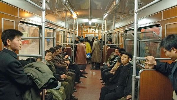 Potret Jomplang Kemajuan Korsel dan Kesederhanaan Korut