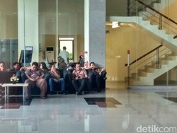 KPK Panggil Kakak Andi Narogong soal Kasus Korupsi e-KTP
