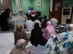 Dalam Setiap Doa Keluarga, Julia Perez Teteskan Air Mata