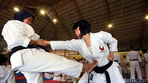 180 Karateka Digembleng di Amura Master Camp