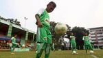 Pelatih FCB Escola Latih 16 Pemain Milo Football Championship