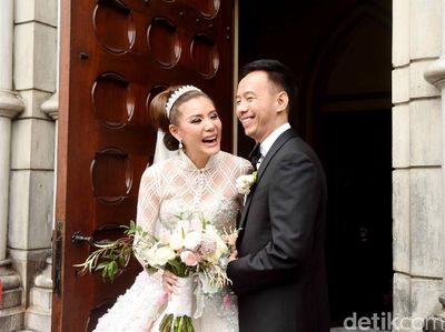 Resmi Menikah, Senyum Bahagia Olga Lidya dan Aris Utama