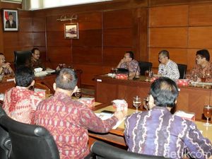 Gubernur Jatim Komitmen Tanggulangi Kemiskinan di Jawa Timur