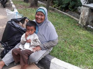 Kisah Kartini Kernet Kopaja dan Pemulung Berjuang demi Keluarga