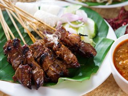 Sate Kalong hingga Susu yang Unik Ada di Indonesia