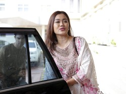 Bertengkar Hebat, Nia Anggia Dapat Luka Cakar dari Della Perez