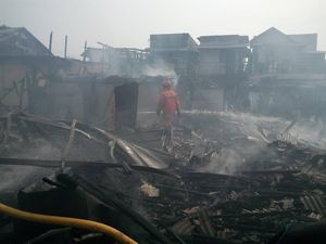 Kebakaran di Penjaringan, 13 Mobil Damkar Diterjunkan
