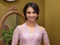 Vanessa Angel Marah-marah, Raffi Tutup Kolom Komentar Foto Bareng Caisar