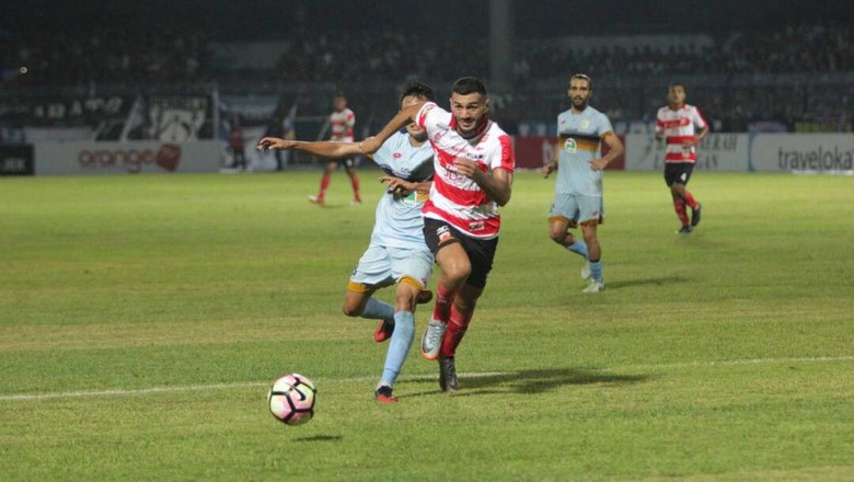 Persela Kalahkan Madura United 2-0 Persela Kalahkan Madura United 2-0