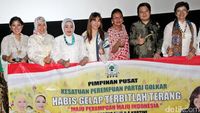 Pengurus Kesatuan Perempuan Golkar Nobar Film Kartini