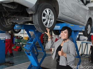 Wanita Bicara Mesin Mobil Itu Sexy Wanita Bicara Mesin Mobil Itu Sexy