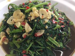 Menumis Tahu dan Kangkung yang Renyah Juga Ada Triknya