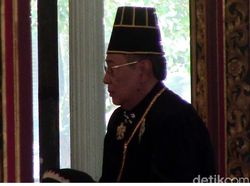 Raja Solo PB XIII Dimakamkan Rabu