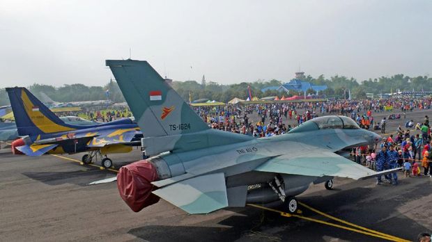 Pesawat F-16 milik Indonesia.