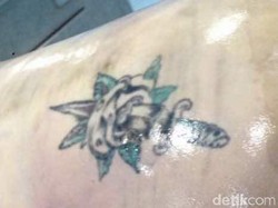 Mayat dalam Karung di Sunter Bertato Mawar Hitam Ditusuk Pisau