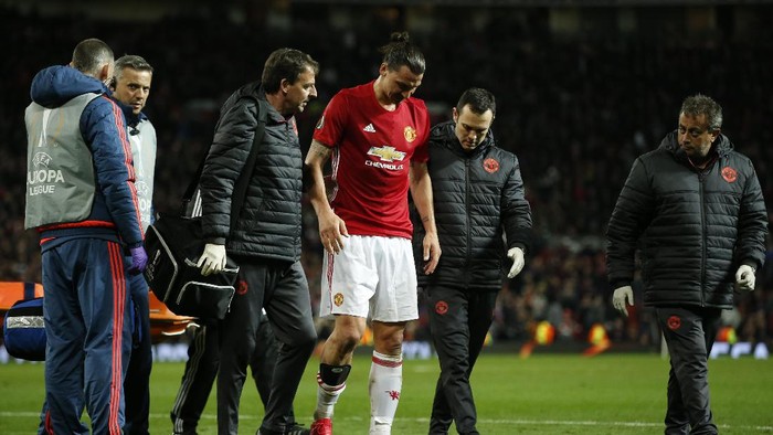 Ibrahimovic Terancam Absen Sampai 2018