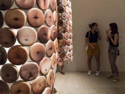 Cerita Ratusan Pusar Selfie Mella Jaarsma yang Dipajang di Singapura