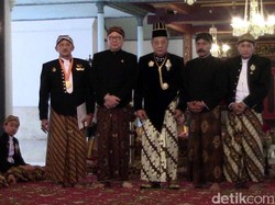 Tahun ke 13, Paku Buwono XIII Kembali Duduk di Singgasana
