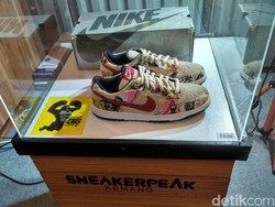 Sepasang Sneakers Dijual Seharga Rp 168 Jutaan. Apa Istimewanya?